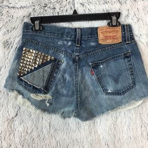 Levi’s 527 Jean Cutoff Studd Shorts